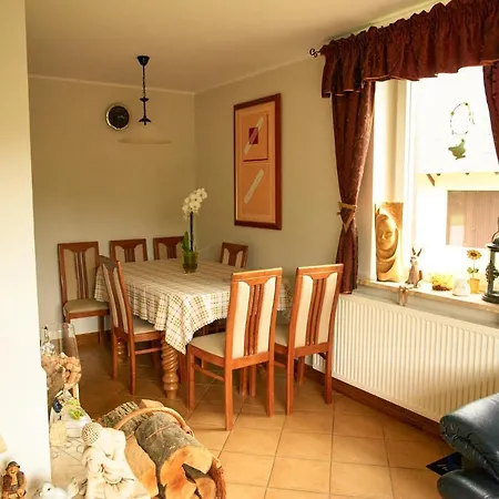 Lesniczowka Niebrzydowo Holiday home Morag